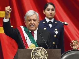 Tras su toma de protesta y pese a las críticas en materia de seguridad y economía, Andrés Manuel López Obrador conserva un amplio apoyo popular. AP