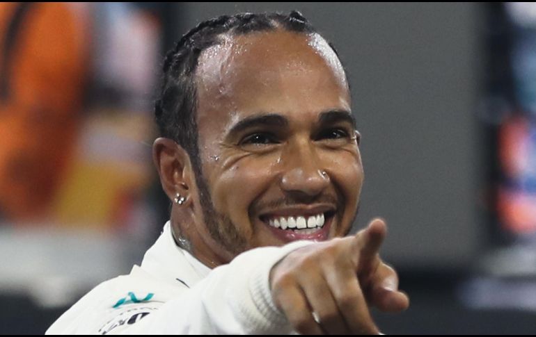 Hamilton agradeció los halagos que hizo de él Mattia Binotto, director de Ferrari. El británico termina contrato con Mercedes al final de la temporada 2020. EFE / A. Haider