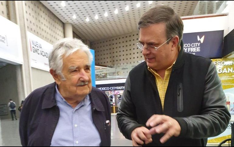 Durante su visita, José Mujica recibirá el título de doctor Honoris Causa que le otorgará la Universidad Iberoamericana. TWITTER / @m_ebrard