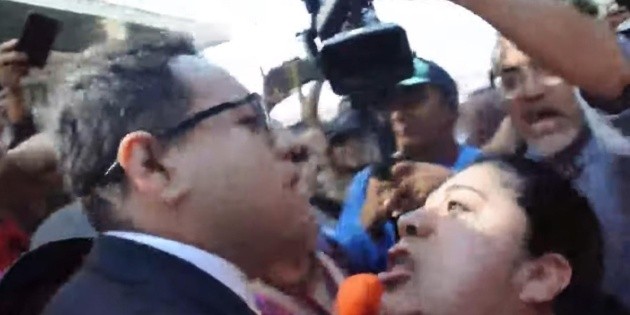 Seguidores de AMLO agreden a reportero de TV Azteca