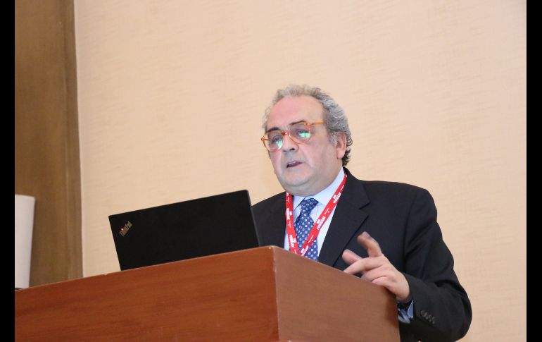 Dr. Michele Maio; Profesor de la Universidad “Hospital of Siena, Italia”.