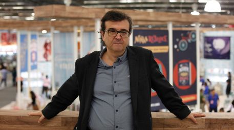 Javier Cercas fue reconocido con el Premio Planeta 2019 por su obra literaria “Tierra Alta”. EFE / F. Guasco