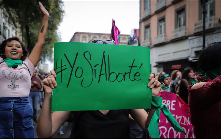 Grupos de mujeres feministas exigen el aborto legal en México. 