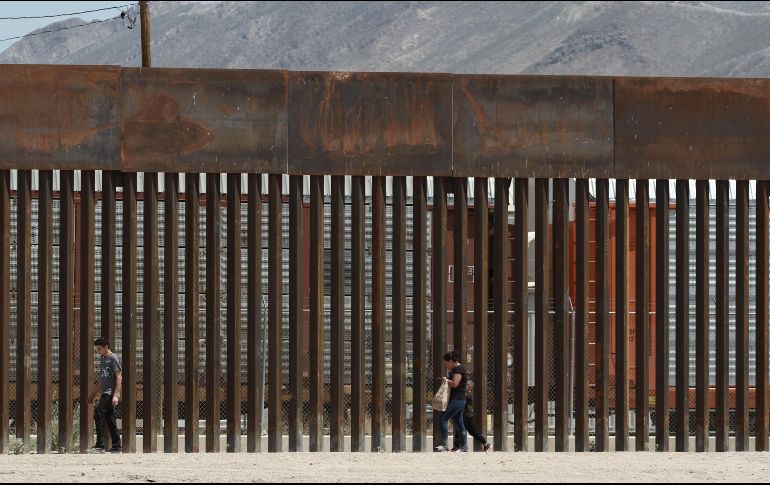 En la frontera se ha vivido una crisis por cuenta del aumento en el número de inmigrantes que atravesaban desde México hacia territorio estadounidense. AP / ARCHIVO