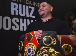 El monarca mexicano a su llegada a la conferencia de prensa celebrada ayer en la sede de la pelea. AFP/F. Nureldine
