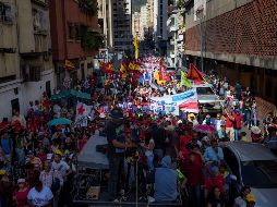 Simpatizantes del oficialismo se manifiestan este martes contra el Tratado Interamericano de Asistencia Recíproca (TIAR), en Caracas. EFE/M. Gutiérrez
