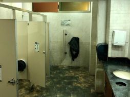 El proyecto de remodelar los servicios sanitarios se planteó desde hace meses con la justificación de que presentan fallas y fugas de agua constante. EL INFORMADOR / R. Rivas