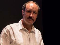 Rodrigo Murray participa y dirige en “50 de Cien”, un monólogo inspirado en la obra de Gabriel García Márquez. ESPECIAL