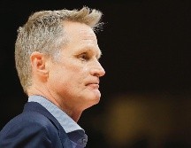 De la mano de Kerr, Golden State es el peor equipo de toda la NBA con marca de cuatro ganados y 18 perdidos. AFP