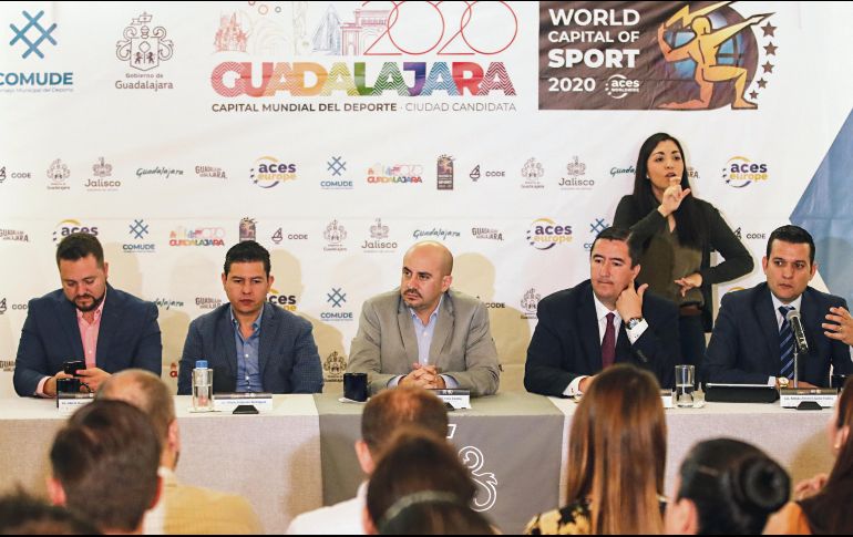 Ismael del Toro (centro), alcalde tapatío, encabezó el evento donde se confirmó el reconocimiento para la ciudad. ESPECIAL/Comude Guadalajara
