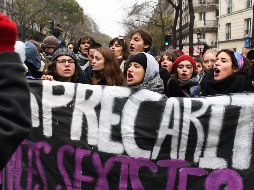 Al menos 87 manifestantes fueron arrestados en la capital francesa por la noche, mientras las manifestaciones menguaban. AFP/ A. Jocard