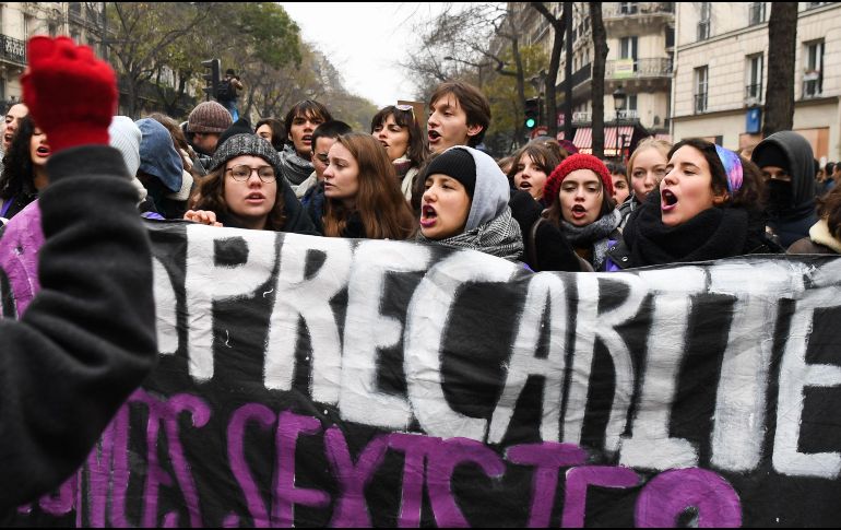 Al menos 87 manifestantes fueron arrestados en la capital francesa por la noche, mientras las manifestaciones menguaban. AFP/ A. Jocard