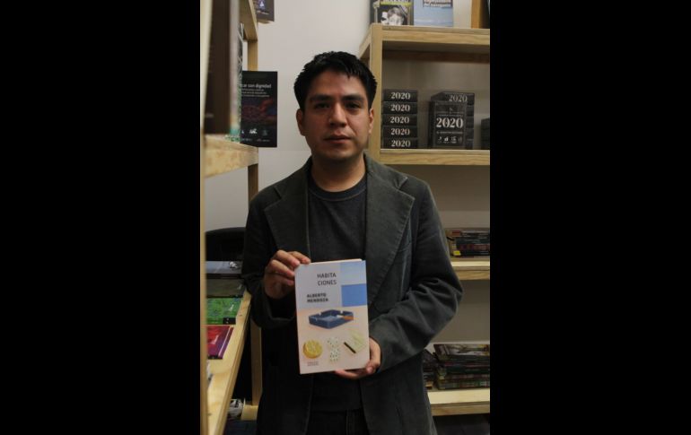 Alberto Mendoza. El escritor presenta hoy su libro “Habitaciones”. EL INFORMADOR/E. Barrera