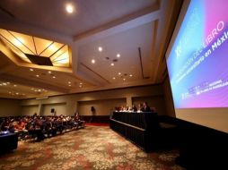 Ricardo Villanueva señaló que uno de los motivos para que la Feria tenga cada vez más gente son estos eventos y que es para todo el público, a comparación, por ejemplo, de la feria de Frankfurt -la cual es más grande que la FIL- que es solo para profesionales. TWITTER/ @rvillanueval