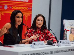 Durante la amena charla, Calzada estuvo acompañada por su colega Paola Rojas. EL INFORMADOR / G. Gallo