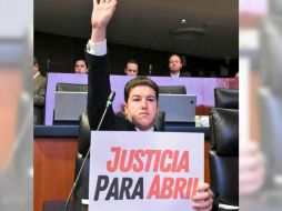 Lo anterior fue anunciado por familiares y el senador Samuel García, luego de que sostuvieran una reunión en el centro de esta ciudad y éste explicara que buscan aplicar medidas cautelares a favor de las agraviadas. TWITTER/ @samuel_garcias