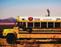 Amunches. Este autobús se convirtió en un hogar para esta familia viajera. CORTESÍA