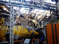 La presión de vapor y agua destruyó el contenedor y el techo, así como la estructura que lo sostenía. TWITTER/@Ecatepec