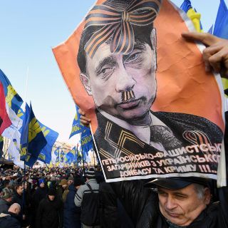 Miles protestan en Ucrania contra la "capitulación" ante Rusia