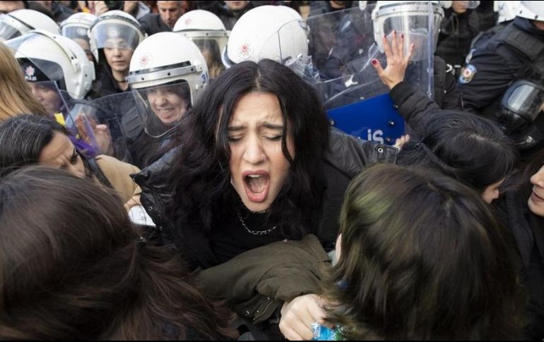 Esta no es la primera vez que las autoridades turcas reprimen una protesta feminista. EPA