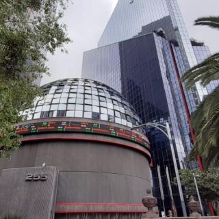 La Bolsa Mexicana abre la semana con ligero avance