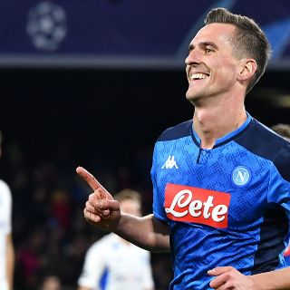 Milik se luce y Napoli avanza a octavos en Champions
