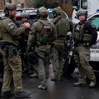 Confirman seis muertos en tiroteo en un supermercado de EU