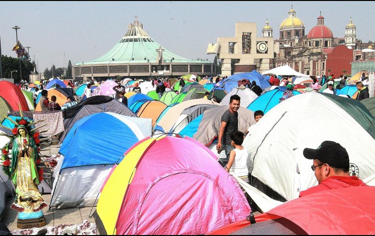 Peregrinos acampan en las inmediaciones de la Basílica de Guadalupe. NTX/E. Álvarez