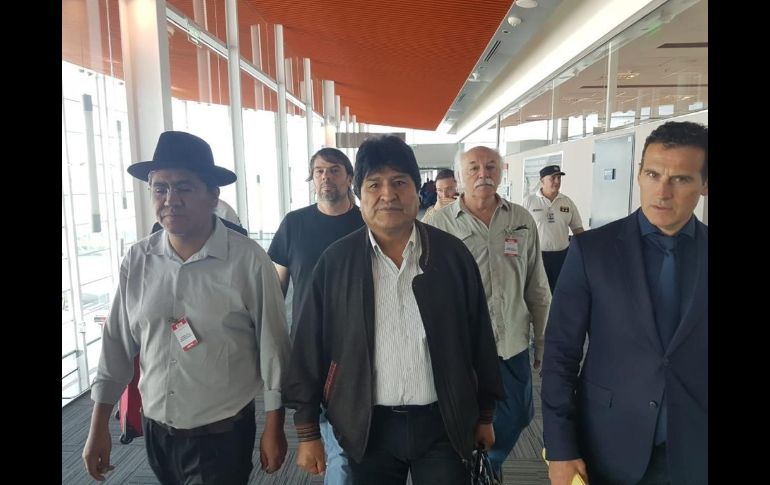 Morales (c) a su llegada al aeropuerto internacional de Ezeiza. EFE/ESPECIAL/Carlos Girotti