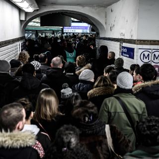 París, colapsada por huelga de transporte público