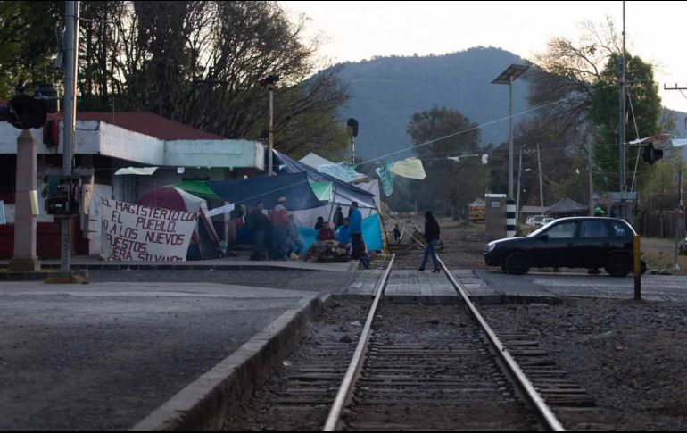 A lo largo del 2019, maestros de la CNTE han realizado bloqueos en vías férreas de Michoacán para presionar a las autoridades. SUN/ARCHIVO
