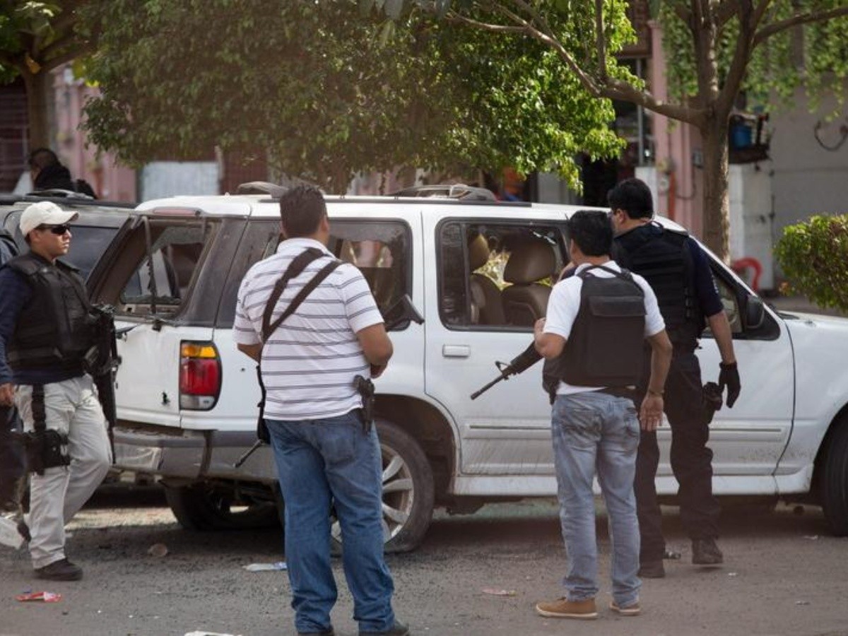  Atacan vehículo de funcionario municipal de Salamanca, Guanajuato