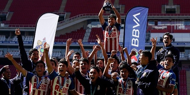 Chivas se impone a Pachuca y es campe&oacute;n Sub-17