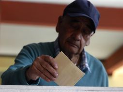 Los ciudadanos de 225 municipalidades emitirán su opinión, a pesar de que aproximadamente 120 autoridades municipales se negaron a realizar este procedimiento en sus demarcaciones. EFE / J. Caviedes