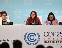 Con dos días de retraso finalizó la COP25 presidida por la ministra chilena Carolina Schmidt (2 a la der). AFP