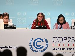 Con dos días de retraso finalizó la COP25 presidida por la ministra chilena Carolina Schmidt (2 a la der). AFP