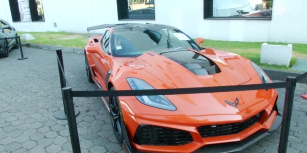 Recaudan 28.6 MDP en subasta de autos de lujo