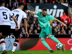 Karim Benzema consiguió el gol del empate en los últimos instantes de un reñido encuentro. AFP/J. Jordán