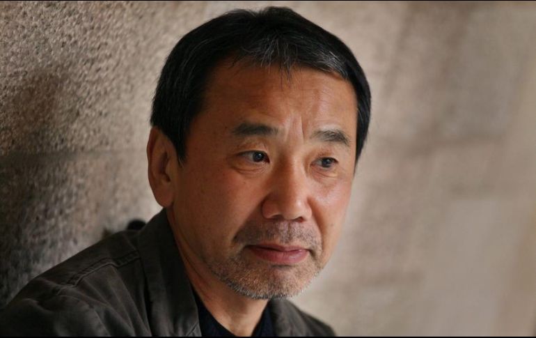 En una inusual comparecencia en Tokio, el escritor japonés Haruki Murakami adelanta este martes pasajes de su próxima obra. EFE / ARCHIVO