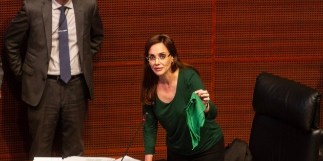 Lilly T&eacute;llez propone a Carlos Loret para recibir la medalla Belisario Dom&iacute;nguez