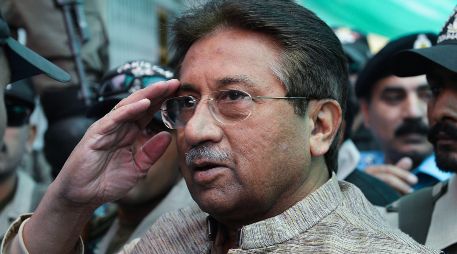 Musharraf, que llegó al poder en un golpe de Estado en 1999 y gobernó la potencia nuclear hasta 2008, se halla actualmente exiliado en Dubai. AFP/ARCHIVO