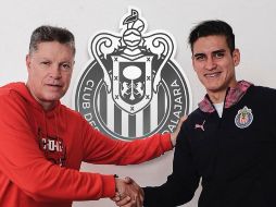 Peña espera que se forme una gran familia en Chivas dentro y fuera del campo. TWITTER / @Chivas