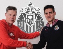 Peña espera que se forme una gran familia en Chivas dentro y fuera del campo. TWITTER / @Chivas