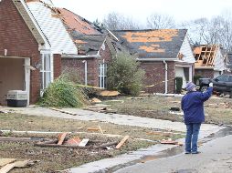 El Centro de Predicción de Tormentas registró por lo menos tres docenas de denuncias de daños causados por los tornados. AP/T. Wells
