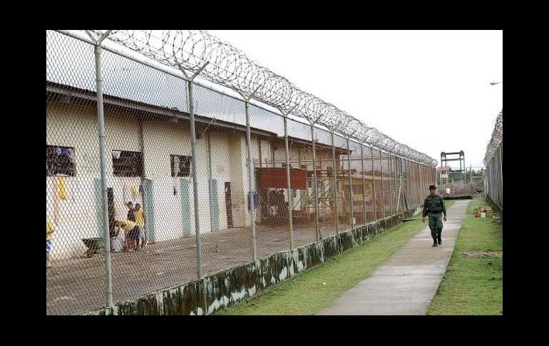 Tras el tiroteo, las autoridades incautaron varias armas de fuego, entre ellas cinco cortas y tres largas. TWITTER/ @EstrellaOnline