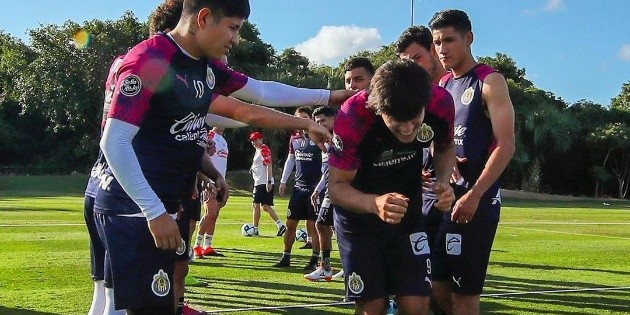 Chivas presenta a sus &uacute;ltimos dos refuerzos