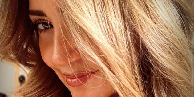 Andrea Legarreta consiente a sus seguidores en traje de ba&ntilde;o