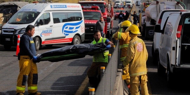 Suben a 14 los fallecidos en choque en autopista a Lagos de Moreno