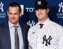 El contrato de Cole es el más jugoso para un lanzador tanto en su valor total como en su promedio anual de 36 millones de dólares. EFE / J. Lane