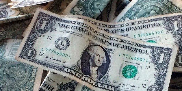 D&oacute;lar estable en medio del debate de juicio pol&iacute;tico a Trump